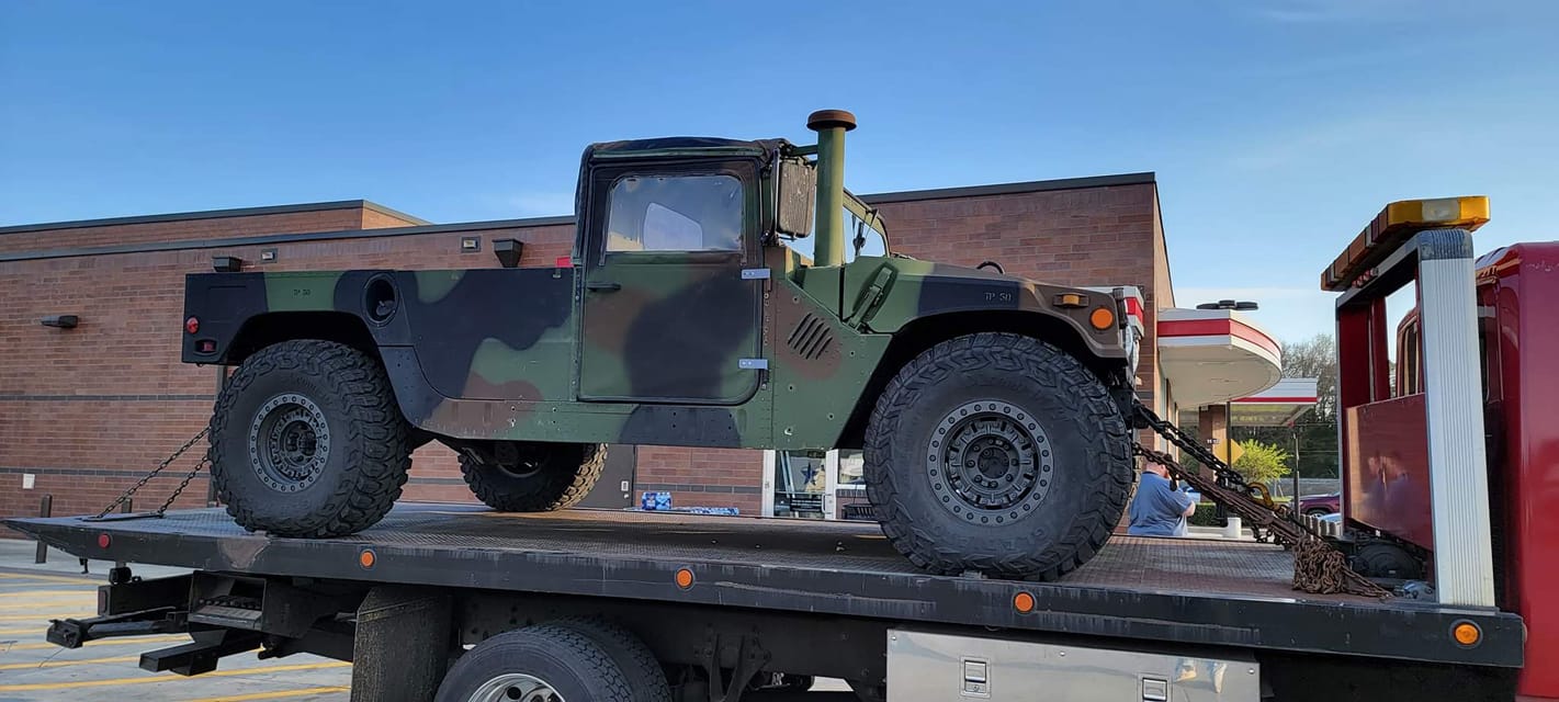 Hummer vehicle photo