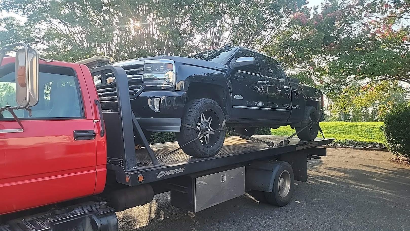 Towed vehicle photo